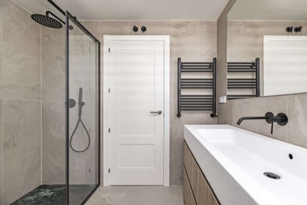 shutterstock_2466192243